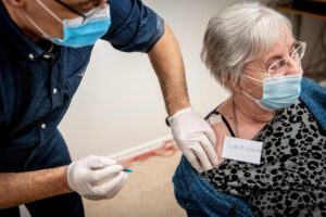 Chạy đua tiêm vaccine COVID-19: Đảo Síp sẽ “về đích” đúng hạn